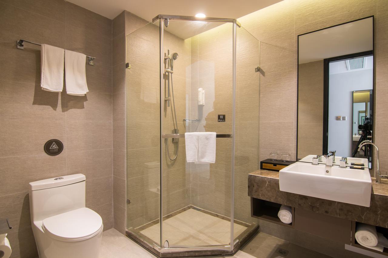 Hotel Homeinn Boutique Pudong Airport Branch 3*